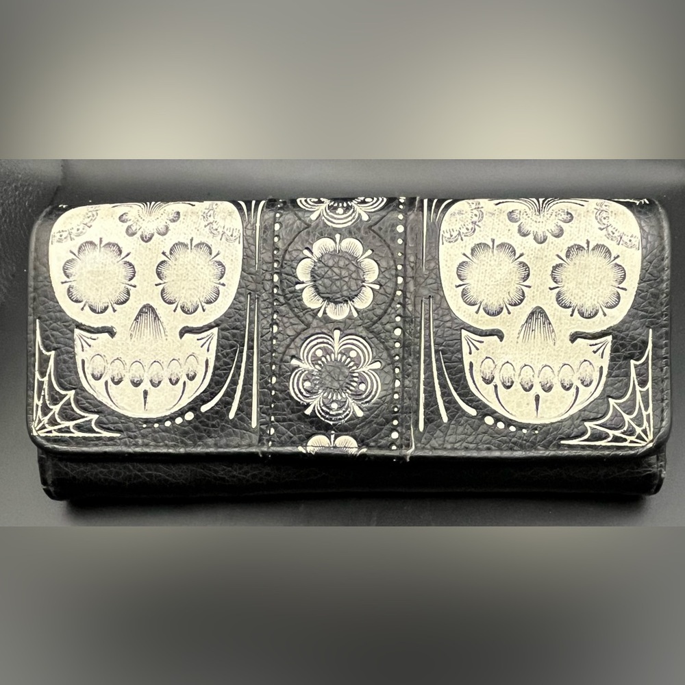 LoungeFly Black/White Double Sugar Skull Wallet - Good Condition.